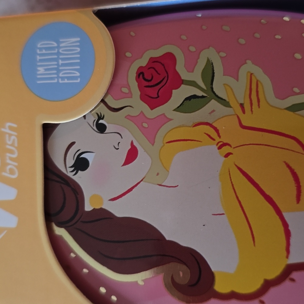 DISNEY PRINCESS BELLE WET BRUSH ORIGINAL DETANGLER